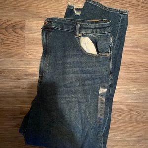 AE STRETCH CURVY MOM JEAN